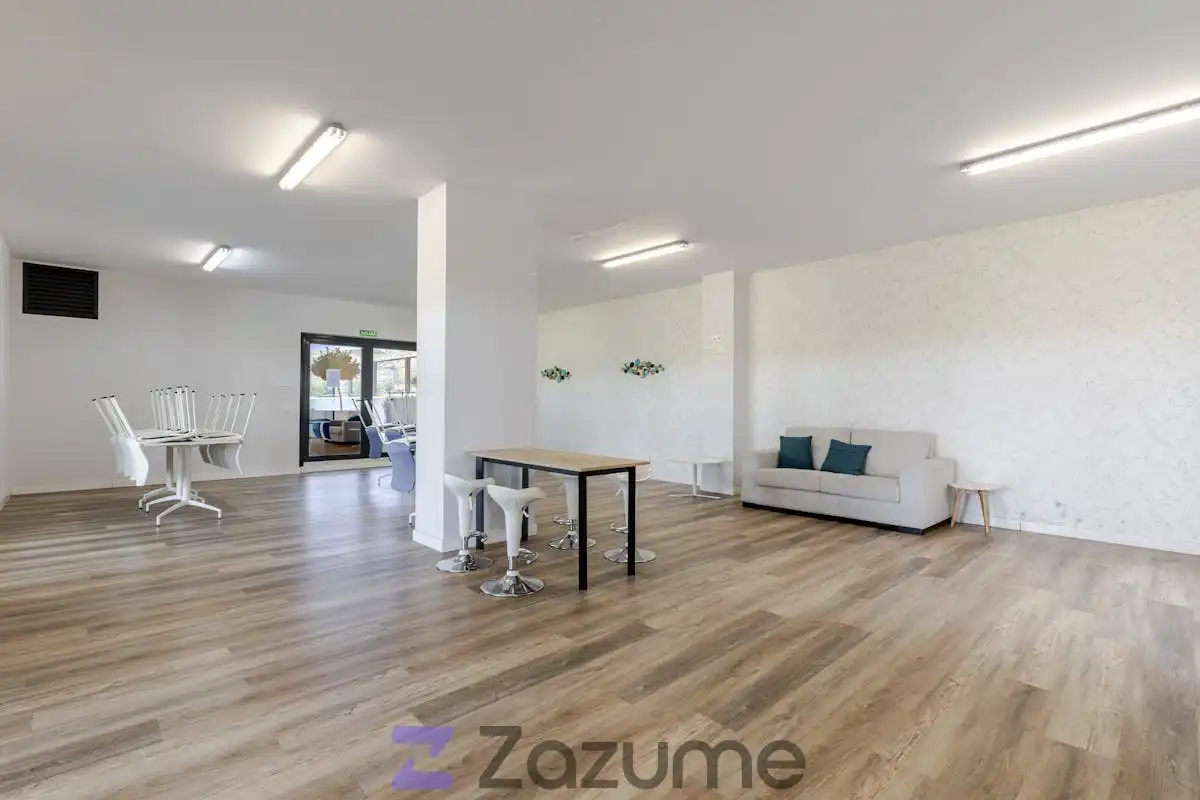 Wohnung zur Miete in Madrid mit Klimaanlage, Privatgarten und Schwimmbad