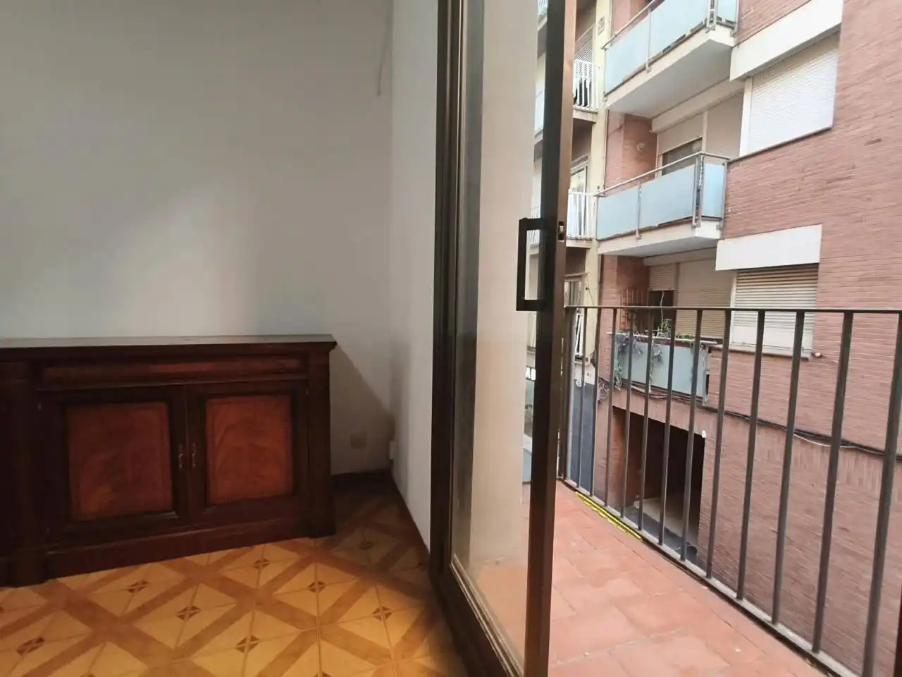 Flat with terrace for sale in Calle Cabestany, imagen 10