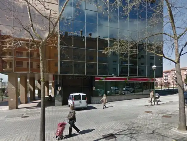Außenansicht von Garage zur Miete in  Pamplona / Iruña mit Alarm
