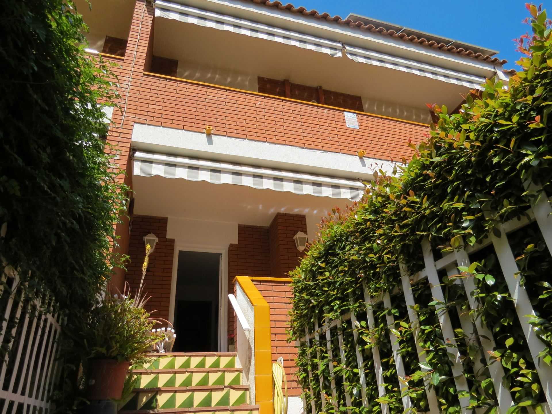Vista exterior de Casa adosada en venda en Sant Andreu de Llavaneres amb Aire condicionat, Calefacció i Jardí privat
