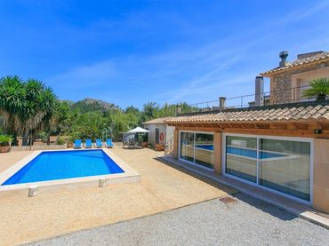 Country house with pool for sale in Pollença Poble