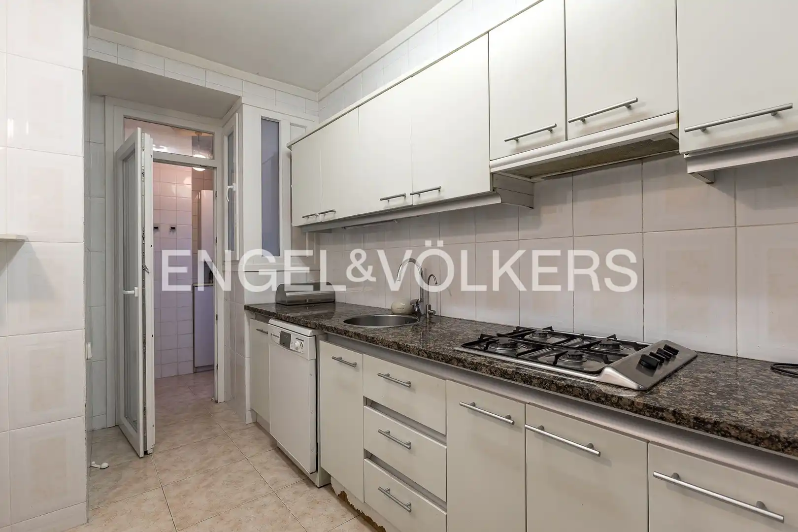 Cocina de Piso en venta en Barcelona con Calefacción, Parquet y Amueblado