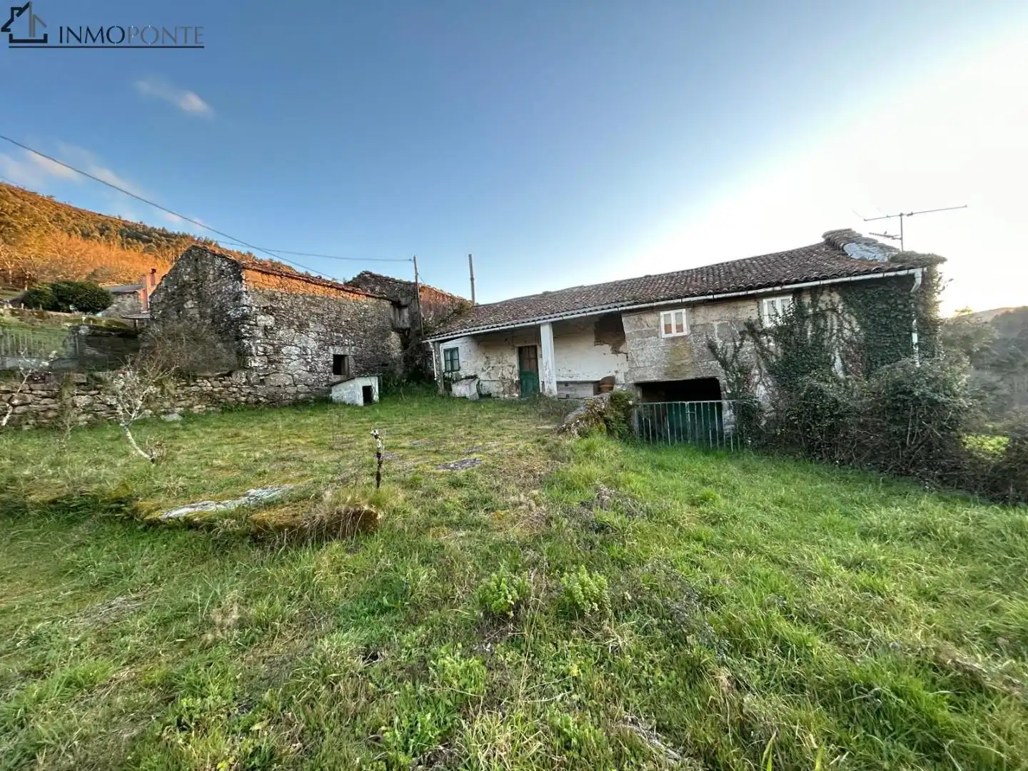 Vista exterior de Casa o xalet en venda en Cerdedo amb Jardí privat i Traster