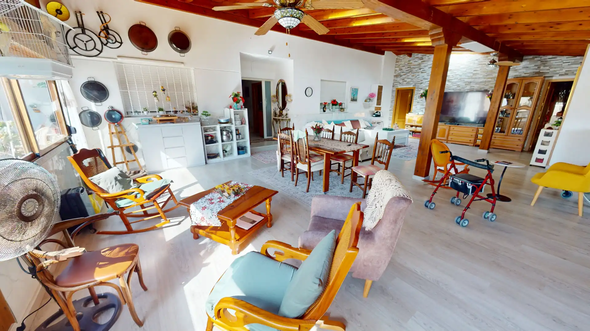 Sala d'estar de Casa o xalet en venda en El Campello amb Aire condicionat, Jardí privat i Terrassa