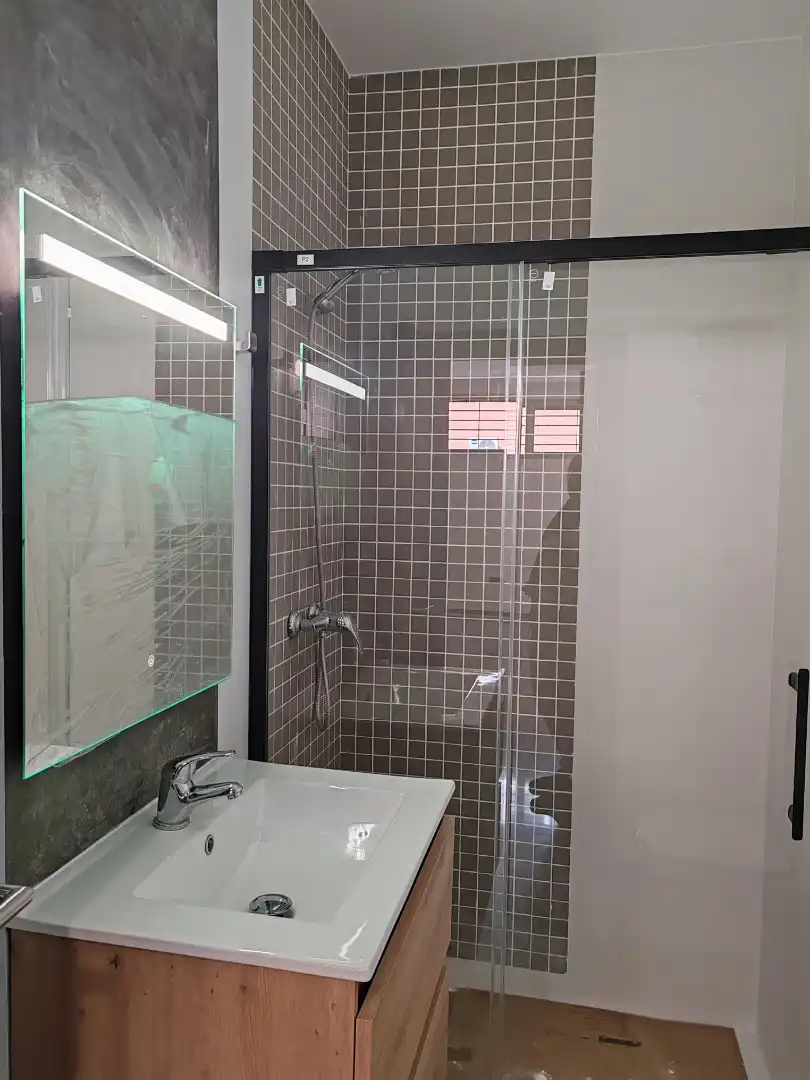 Baño de Apartamento de alquiler en Coria del Río con Aire acondicionado, Horno y Lavadora