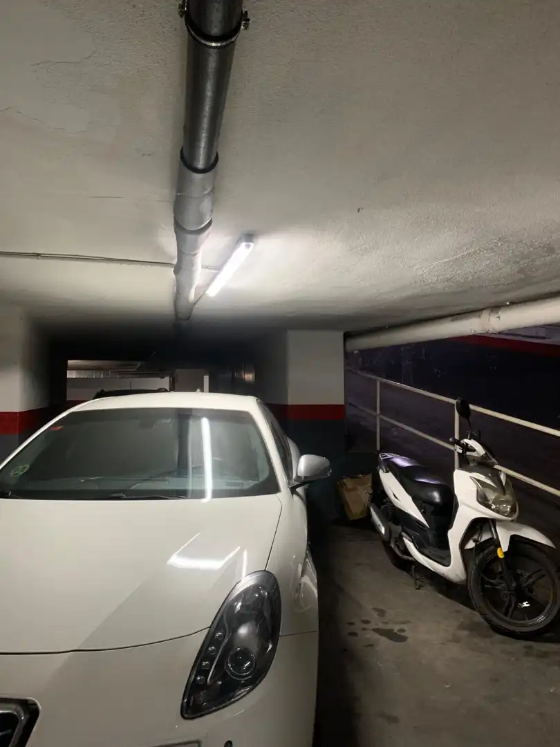 Parking de Piso en venta en Barcelona con Aire acondicionado, Calefacción y Parquet