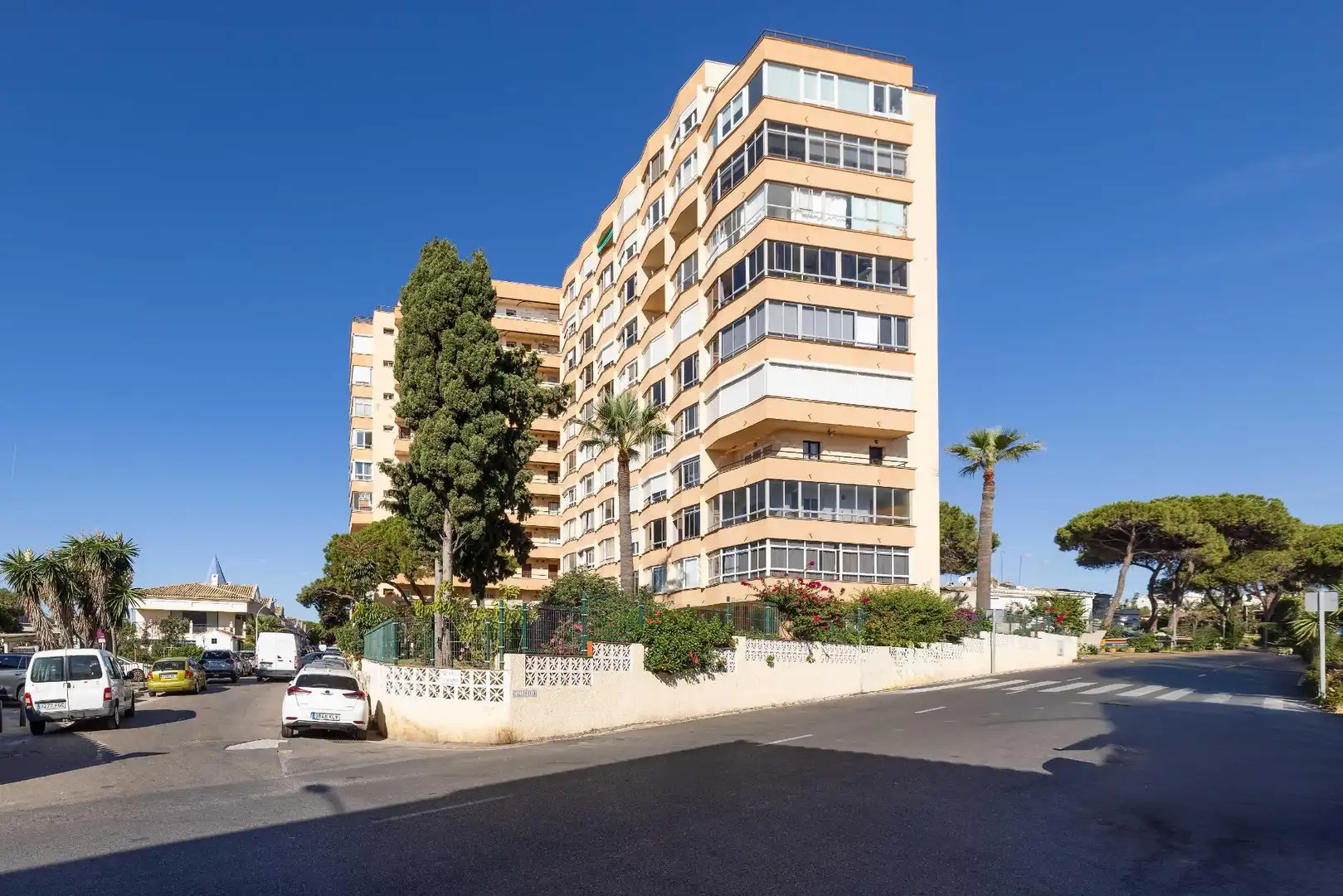 Außenansicht von Wohnung zum Verkauf in Mijas mit Privatgarten und Gemeinschaftspool