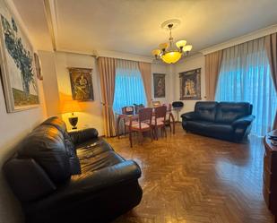 Sala d'estar de Pis en venda en Salamanca Capital amb Jardí privat, Terrassa i Balcó
