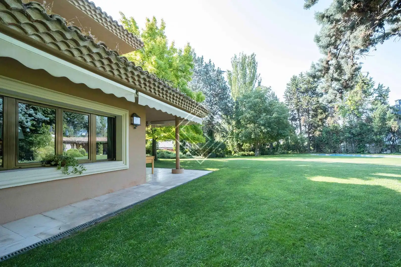 Jardí de Casa o xalet en venda en Madrid amb Jardí privat, Terrassa i Traster