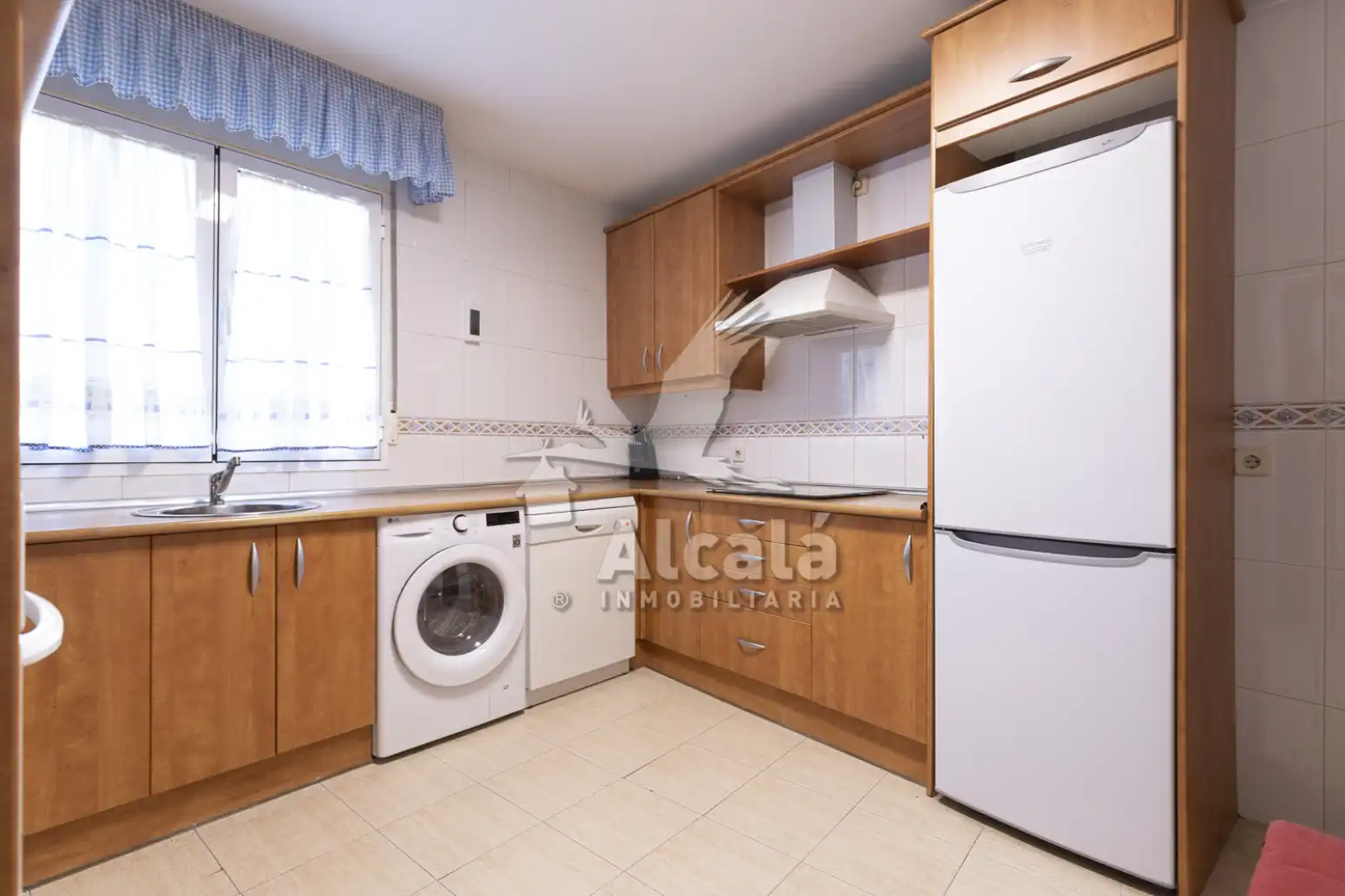 Cuina de Casa o xalet en venda en Villanueva de la Torre amb Calefacció i Jardí privat