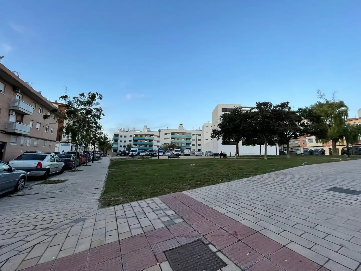 Außenansicht von Garage zum Verkauf in Zaragoza