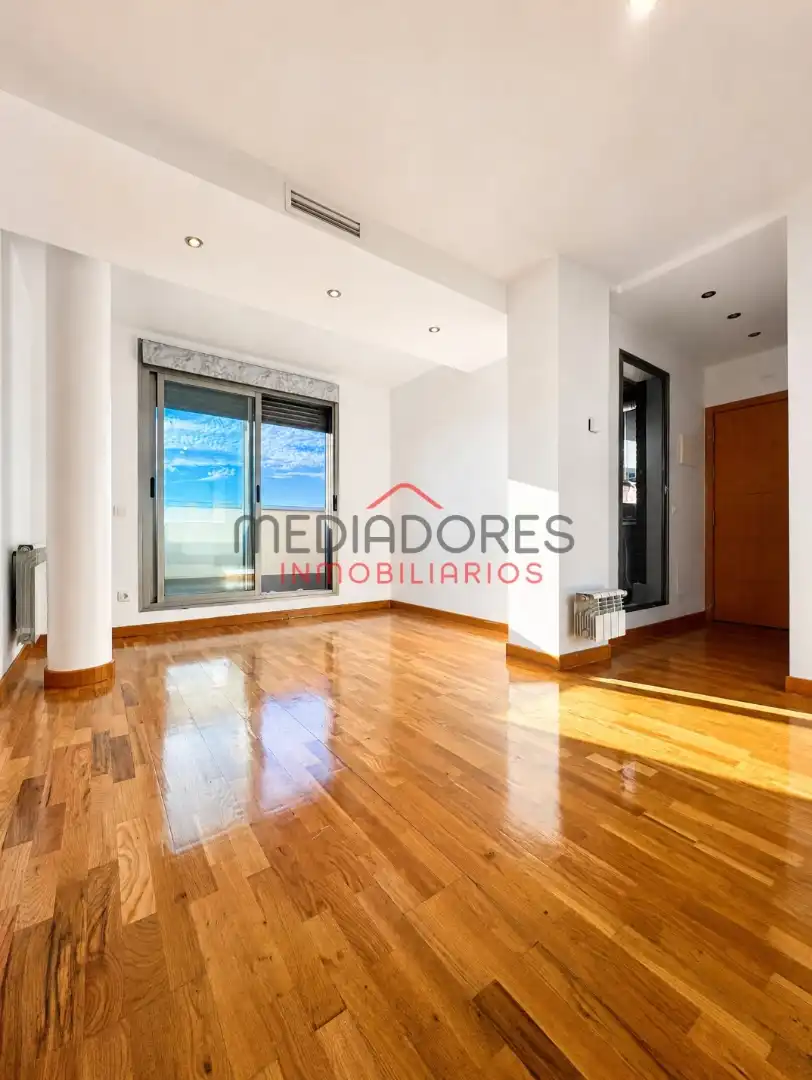 Ático con ascensor en venta en Avenida de la Gran Vía del Sureste, imagen 3