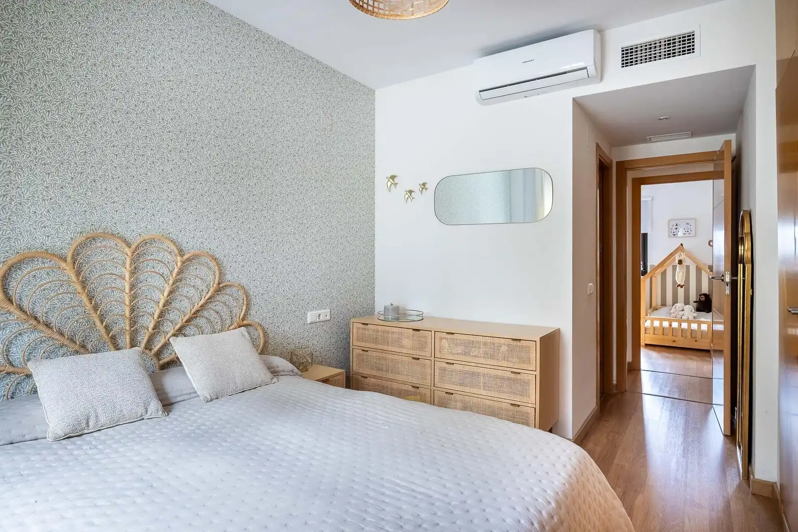 Habitación de Piso en venta en Mairena del Aljarafe con Aire acondicionado, Terraza y Trastero