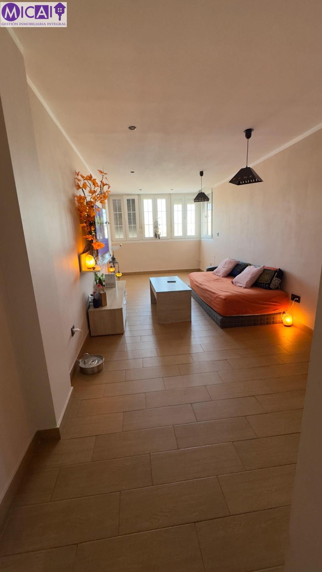 Sala d'estar de Pis en venda en  Cádiz Capital amb Aire condicionat