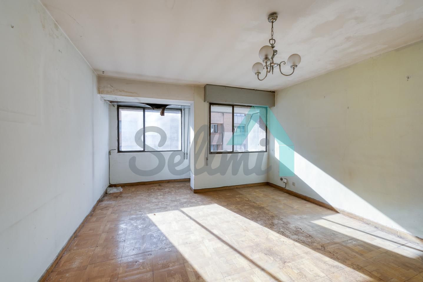 Living room of Flat for sale in Oviedo   with Parquet flooring and Terrace