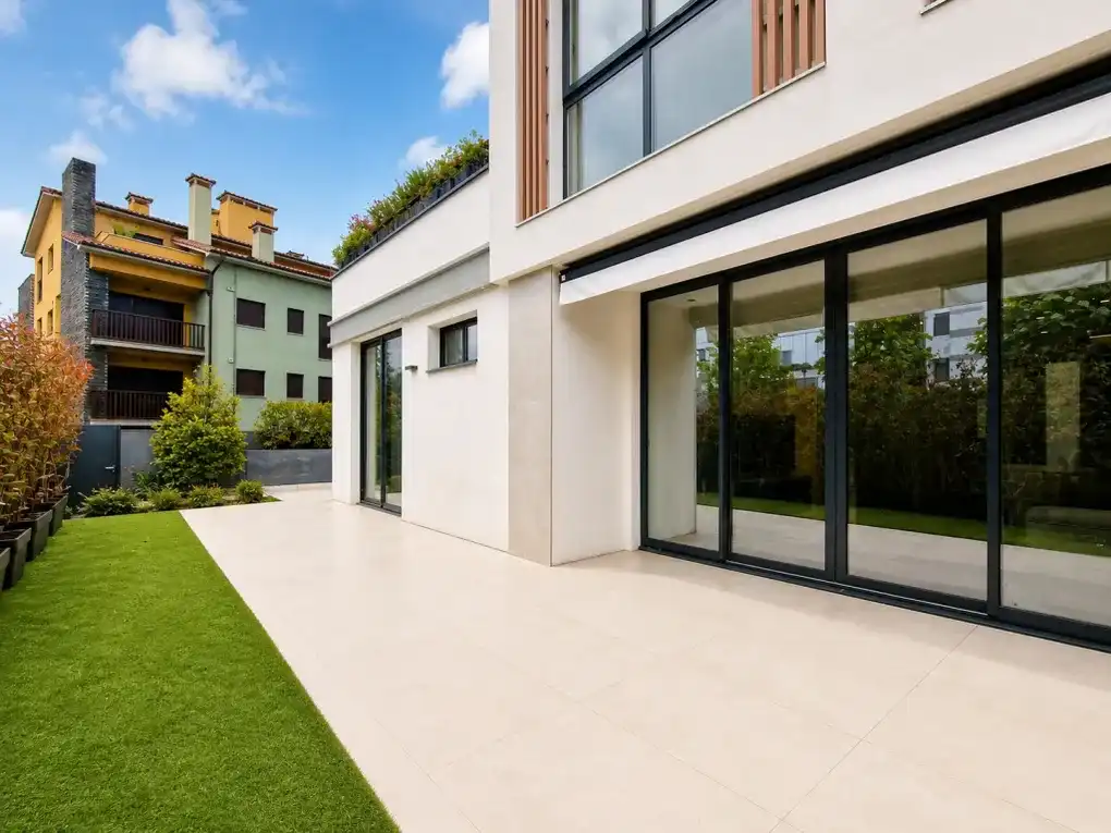 Terrassa de Pis en venda en Llanes amb Calefacció, Jardí privat i Terrassa
