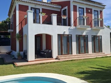 Casa con piscina in vendita a Carrer Londres