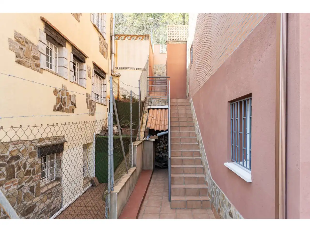Exterior view of Houses for sale in Barcelona  with Air Conditioner, Heating and Terrace