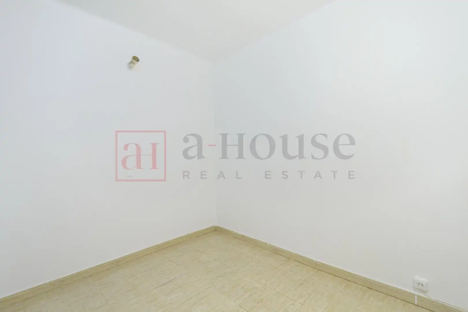 Habitación de Piso en venta en Barcelona con Trastero y Balcón