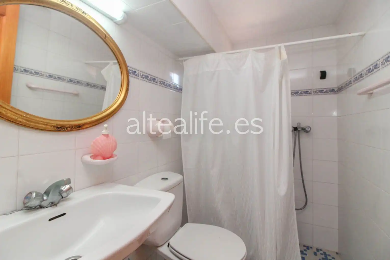 Baño de Casa o chalet en venta en L'Alfàs del Pi con Aire acondicionado, Calefacción y Jardín privado