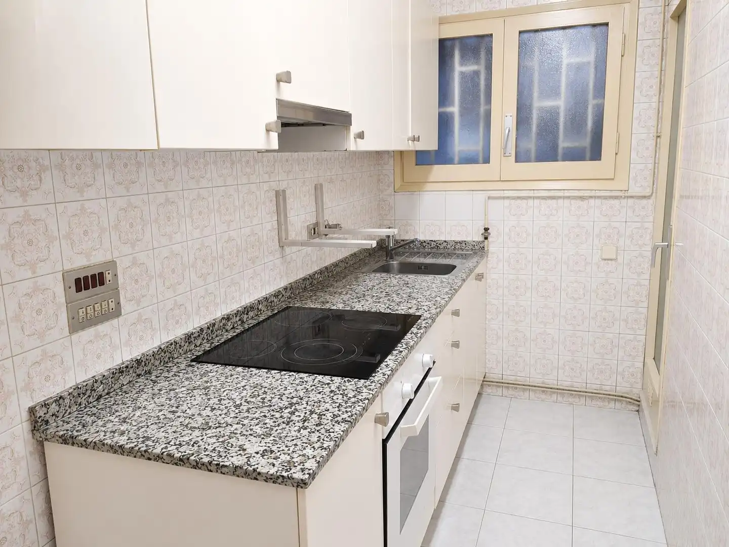 Kitchen of Flat for sale in Barcelona  with Parquet flooring