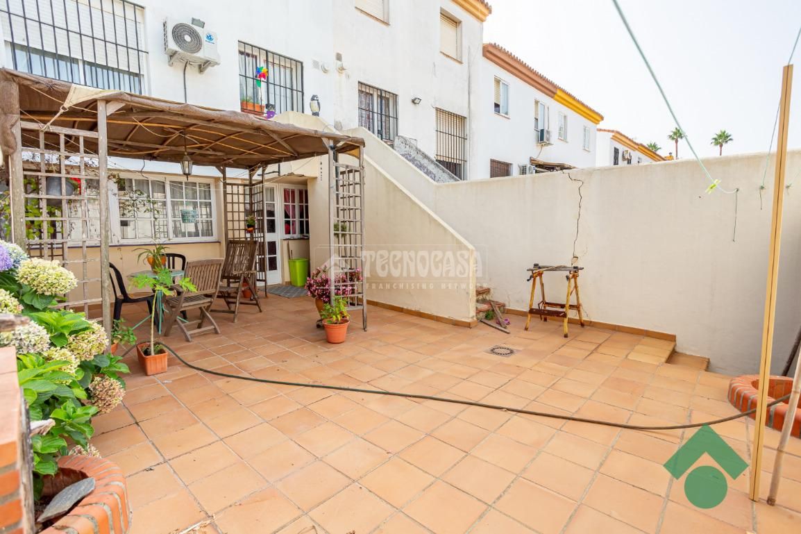 Terrassa de Casa adosada en venda en Algeciras amb Calefacció, Terrassa i Balcó