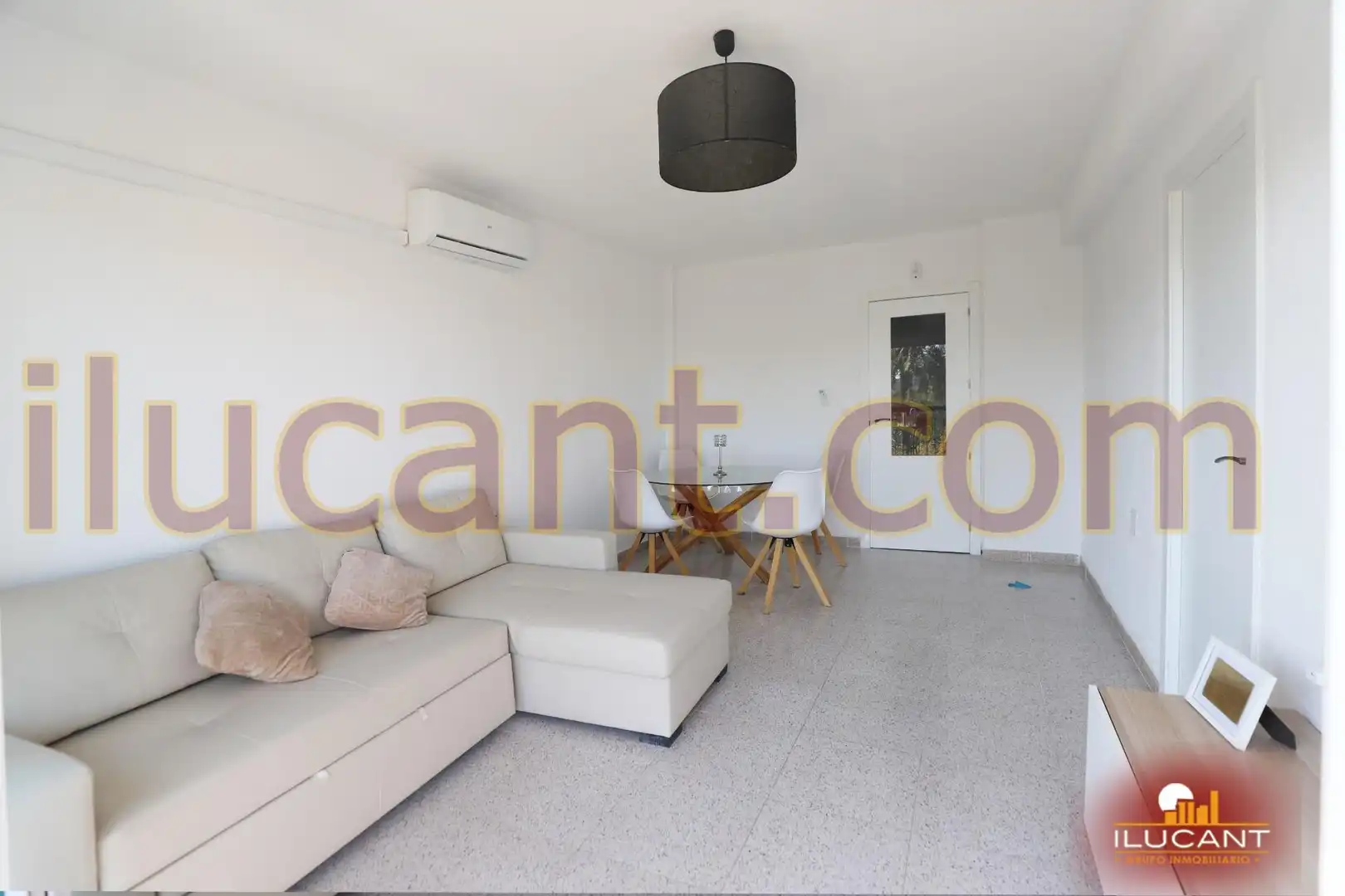 Sala d'estar de Pis en venda en Alicante / Alacant amb Aire condicionat, Moblat i Balcó