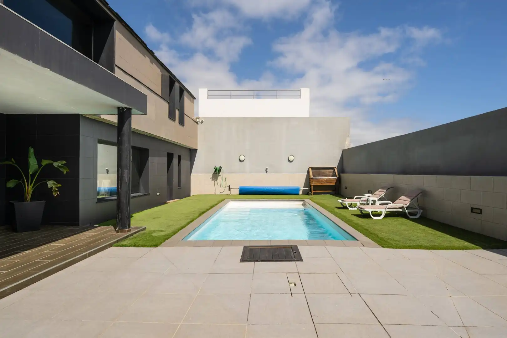 Piscina de Casa o xalet en venda en Telde amb Jardí privat, Terrassa i Traster