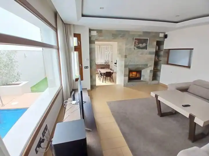 Sala de estar de Casa o chalet de alquiler en Casabermeja con Aire acondicionado, Jardín privado y Piscina
