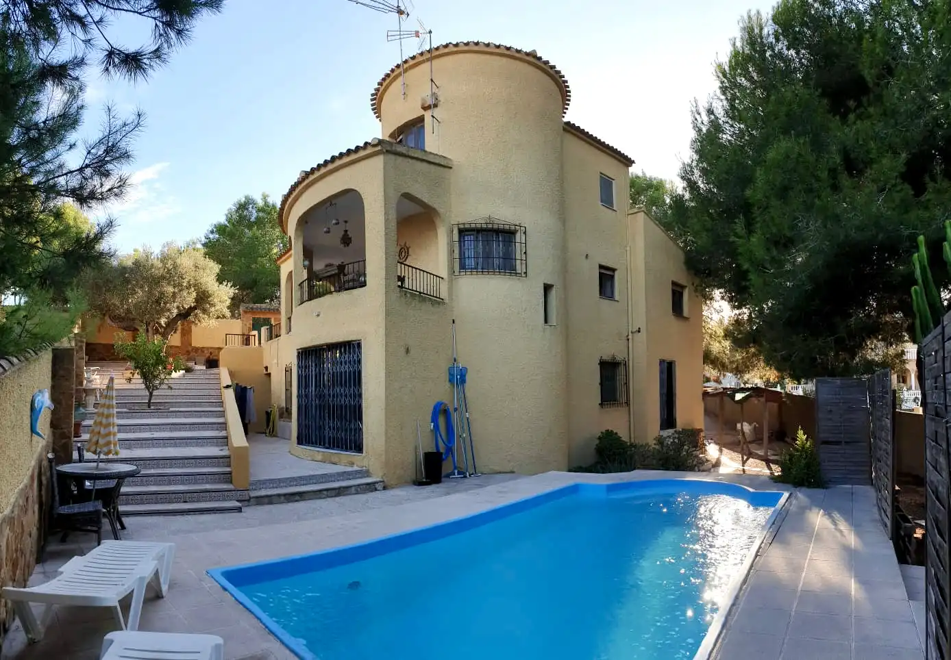 Vista exterior de Casa o chalet en venta en Orihuela con Aire acondicionado, Jardín privado y Terraza