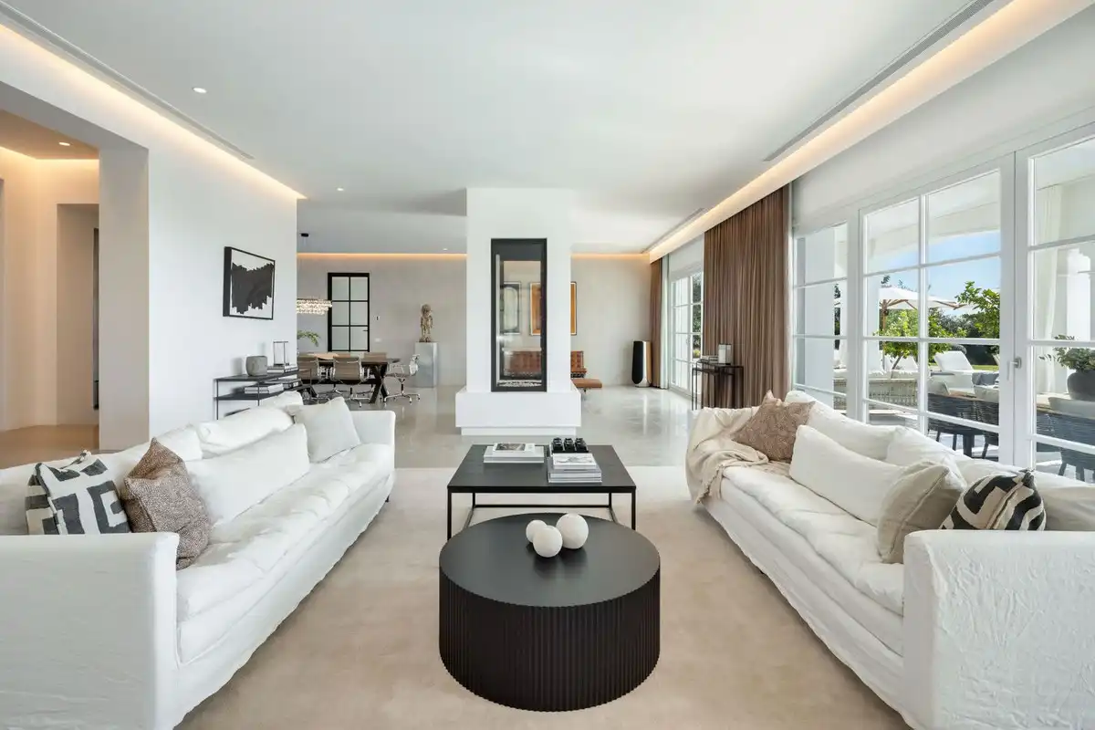 Chalet con piscina en venta en Nueva Andalucía, imagen 2