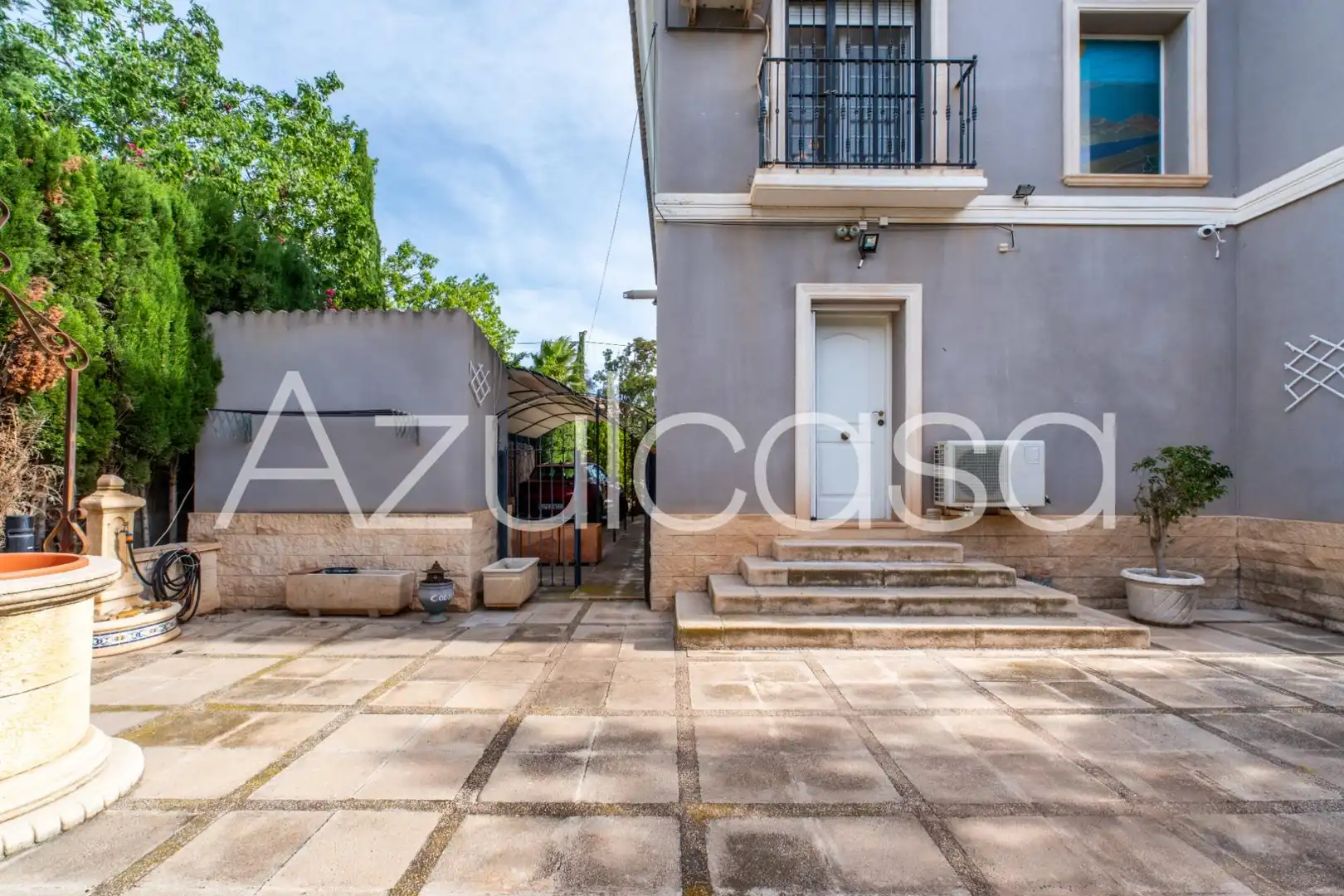 Vista exterior de Casa o xalet en venda en Alicante / Alacant amb Aire condicionat, Jardí privat i Terrassa