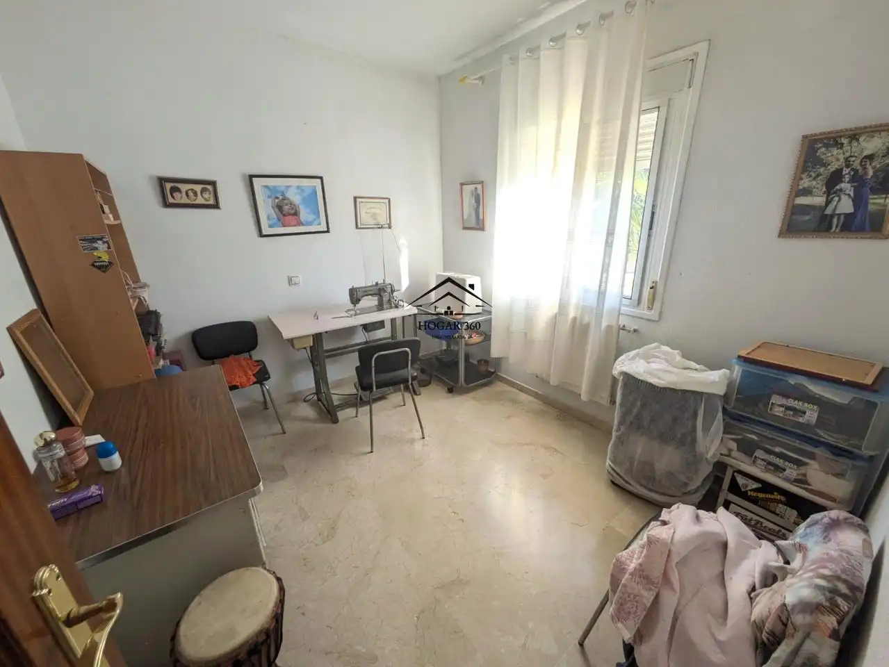 Sala d'estar de Casa o xalet en venda en Cáceres amb Aire condicionat, Jardí privat i Piscina