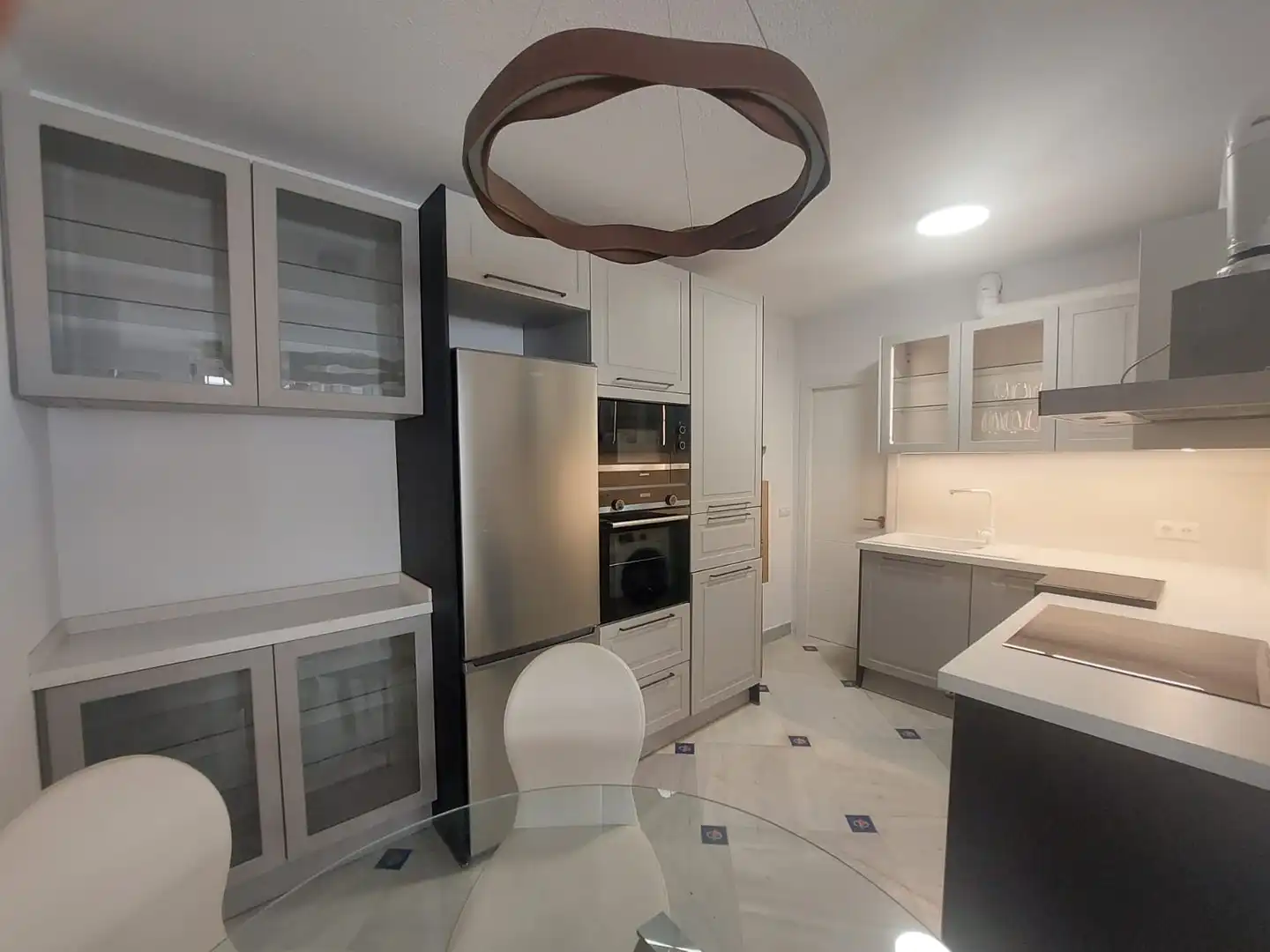Cuina de Apartament de lloguer en Córdoba amb Aire condicionat, Calefacció i Moblat