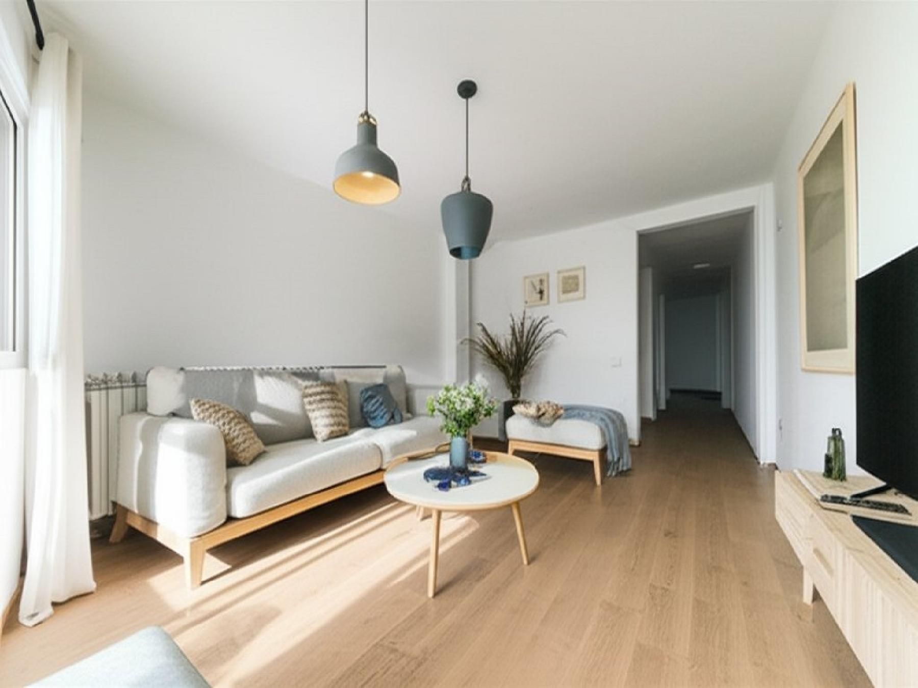Sala d'estar de Dúplex en venda en El Molar (Madrid) amb Piscina comunitària