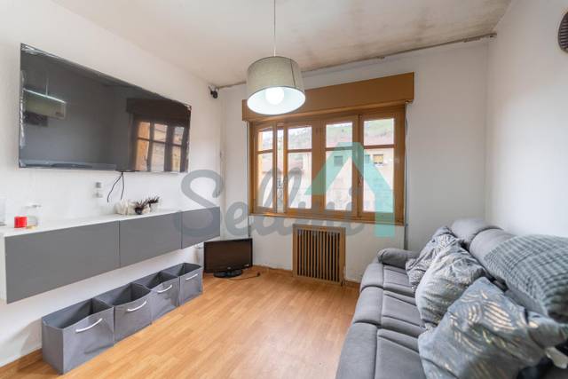 Piso en Venta en De Laviana en Sama