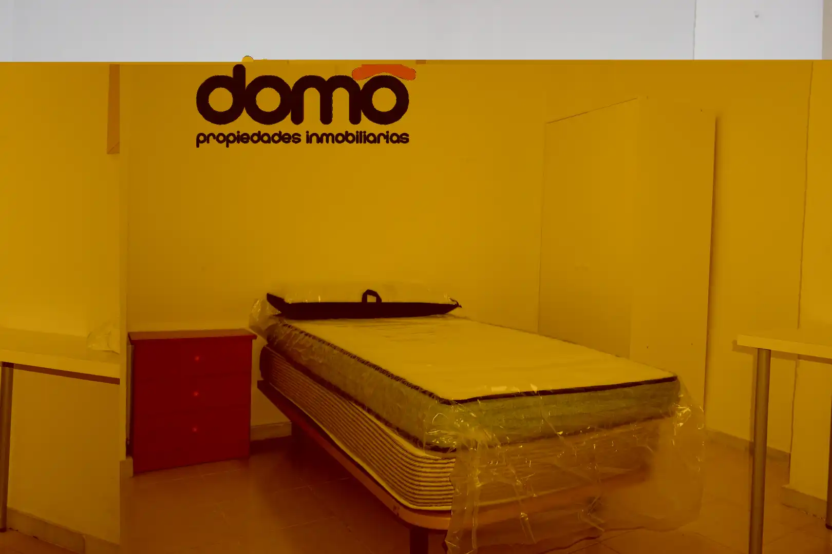Schlafzimmer von Wohnung zur Miete in Granada mit Möbliert und Balkon