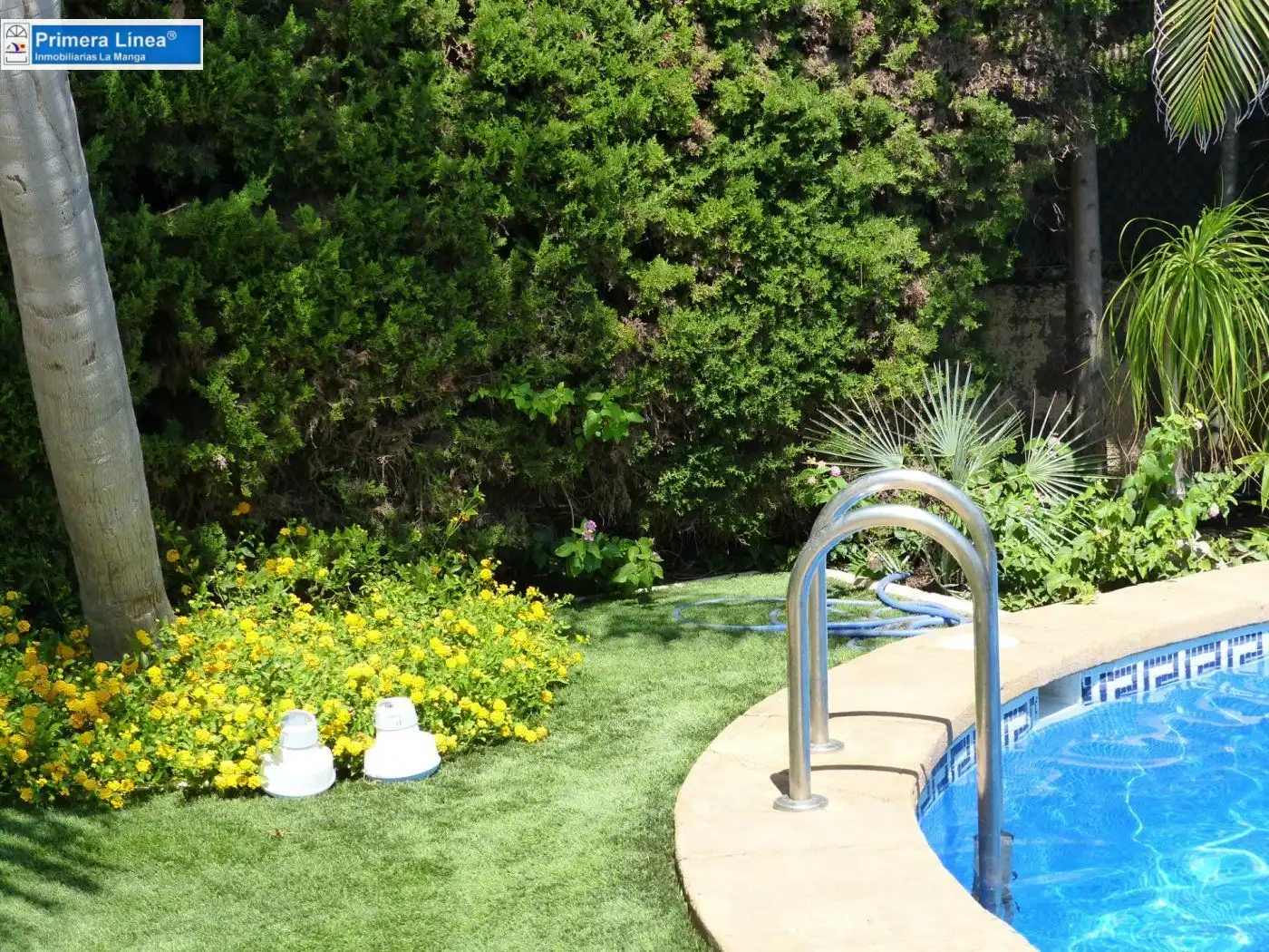 Piscina de Casa o chalet en venta en La Manga del Mar Menor con Jardín privado, Terraza y Trastero