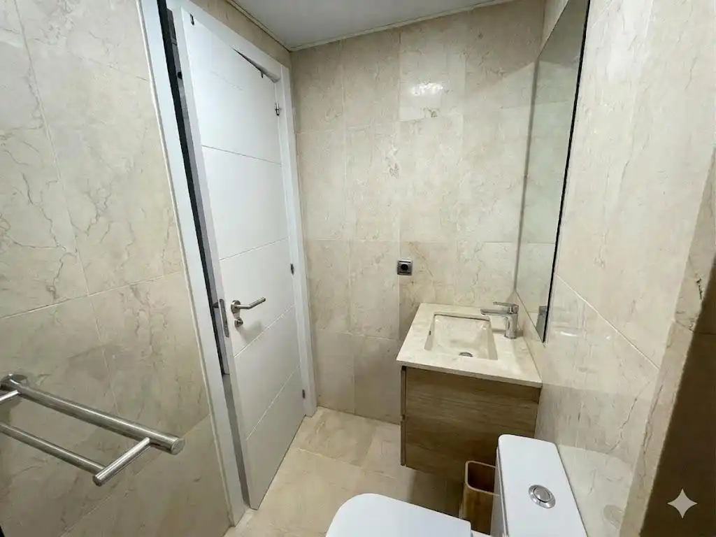 Baño de Apartamento en venta en Benalmádena con Aire acondicionado, Calefacción y Terraza