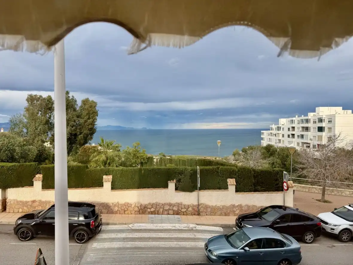 Vista exterior de Local de alquiler en Santa Pola con Aire acondicionado