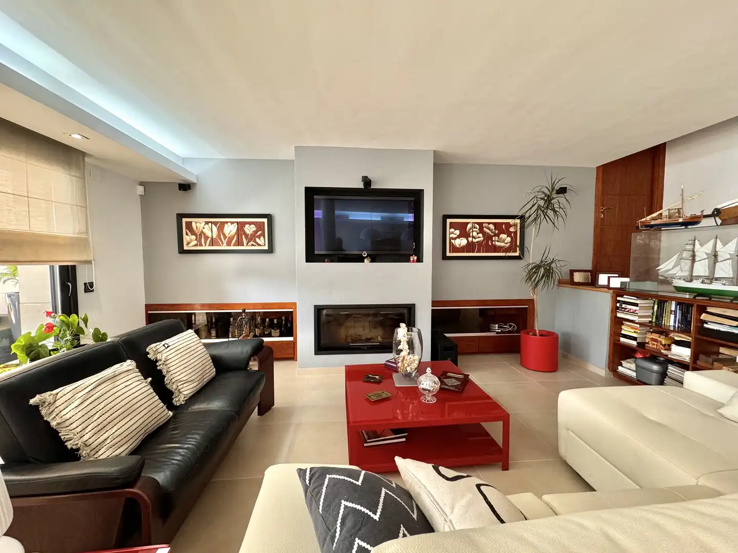 Living room of Houses for sale in Roses  with Heating, Terrace and Storage room