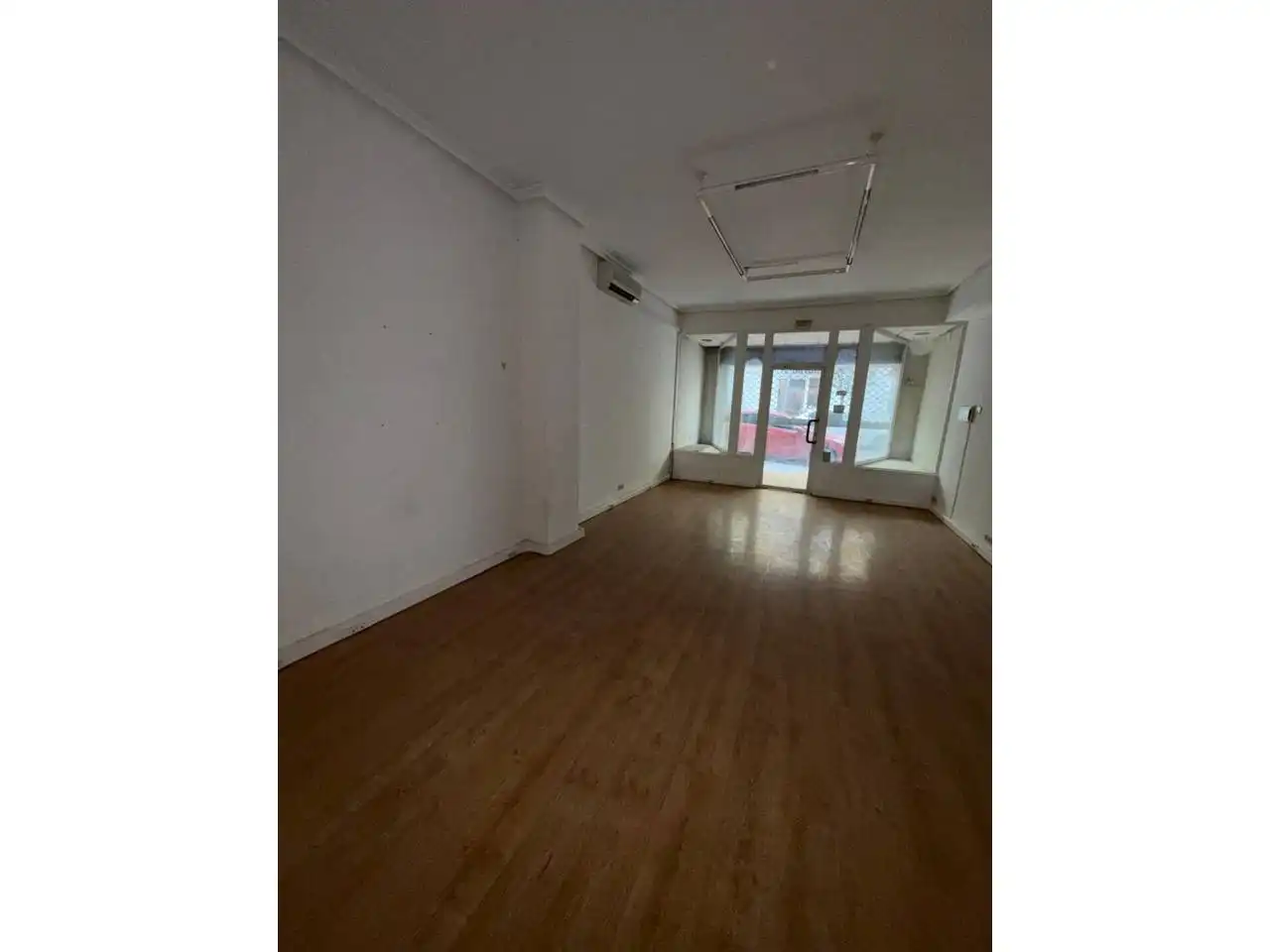 Local comercial en venda a Úbeda, imagen 2