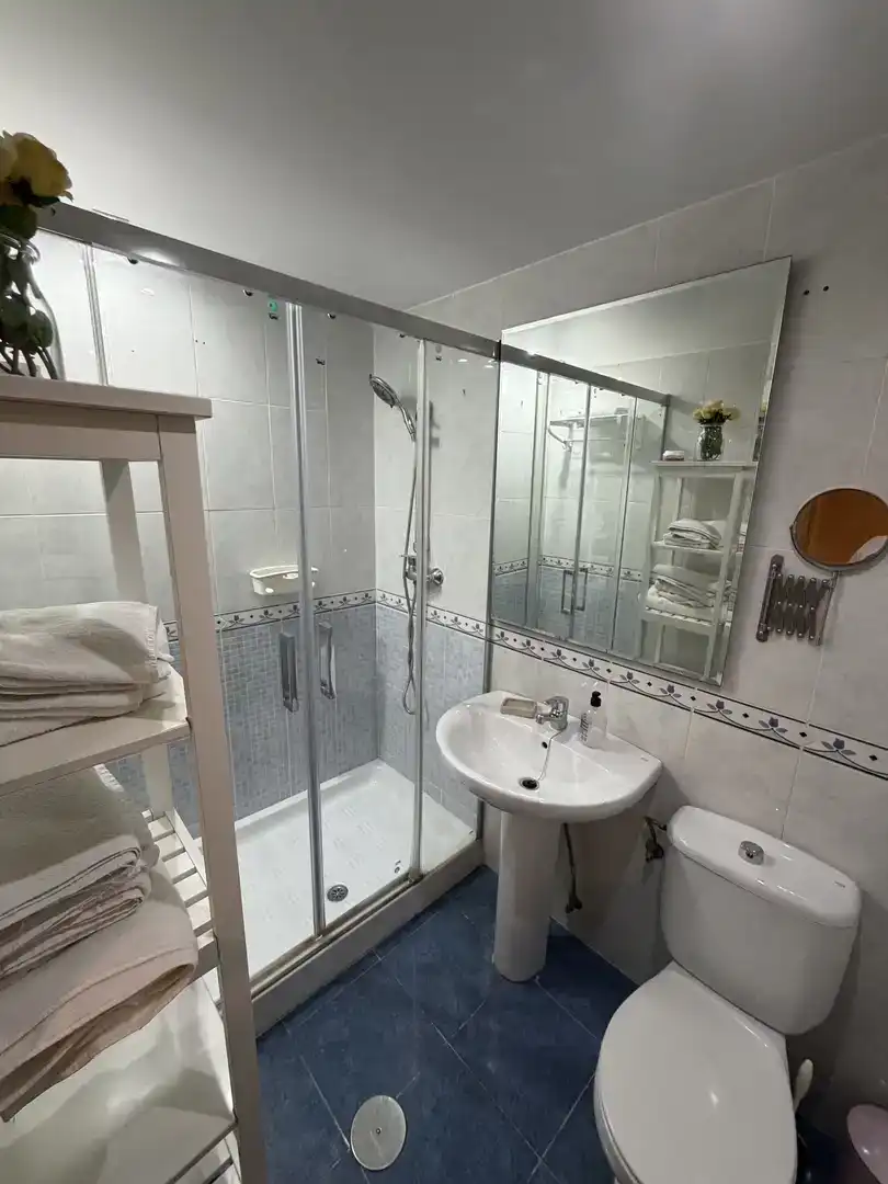 Badezimmer von Wohnung zur Miete in Jerez de la Frontera mit Klimaanlage, Schwimmbad und Balkon