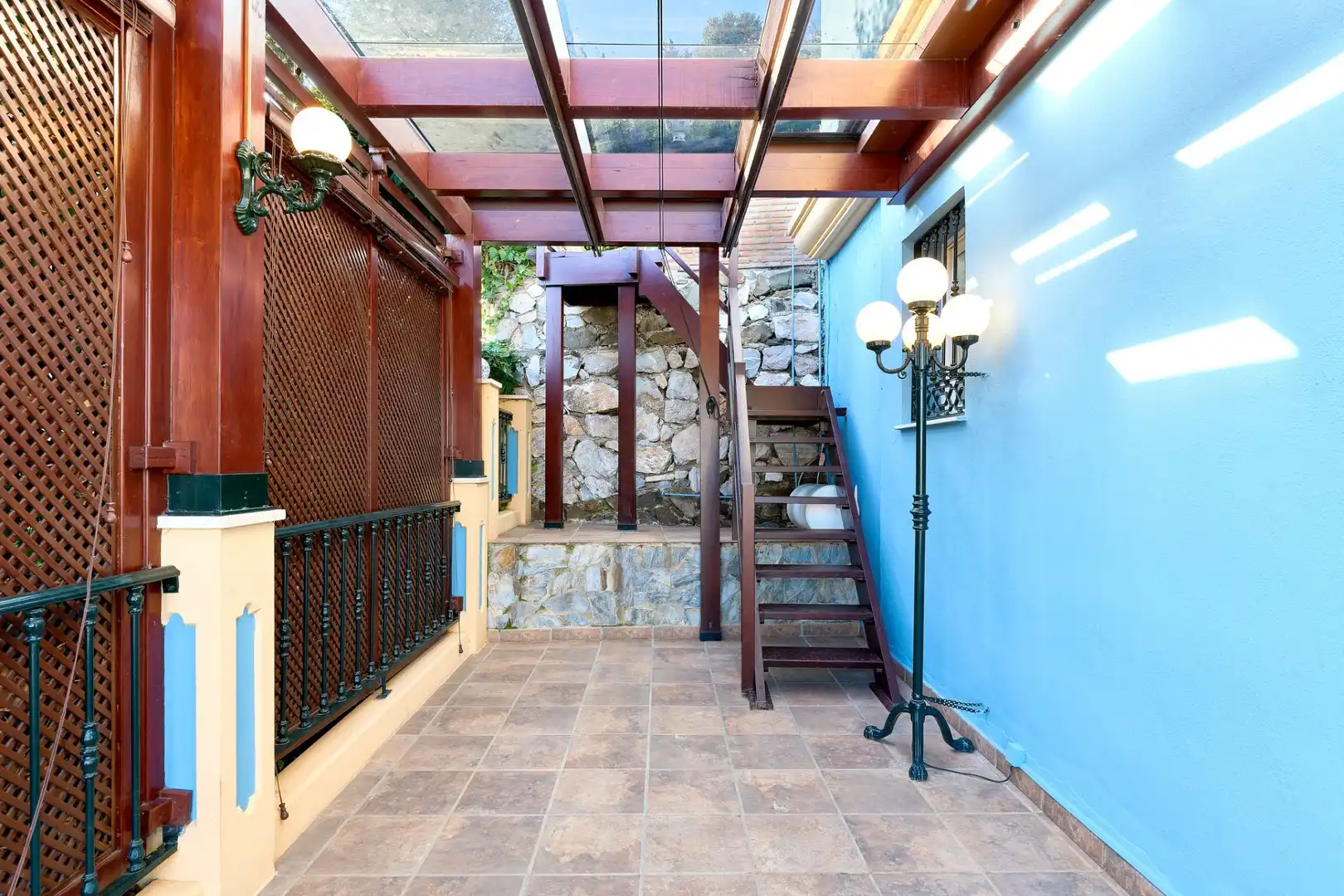 Terrassa de Casa o xalet en venda en Málaga amb Aire condicionat, Calefacció i Jardí privat