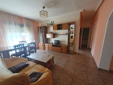 Appartamento con balcone in vendita a Centro