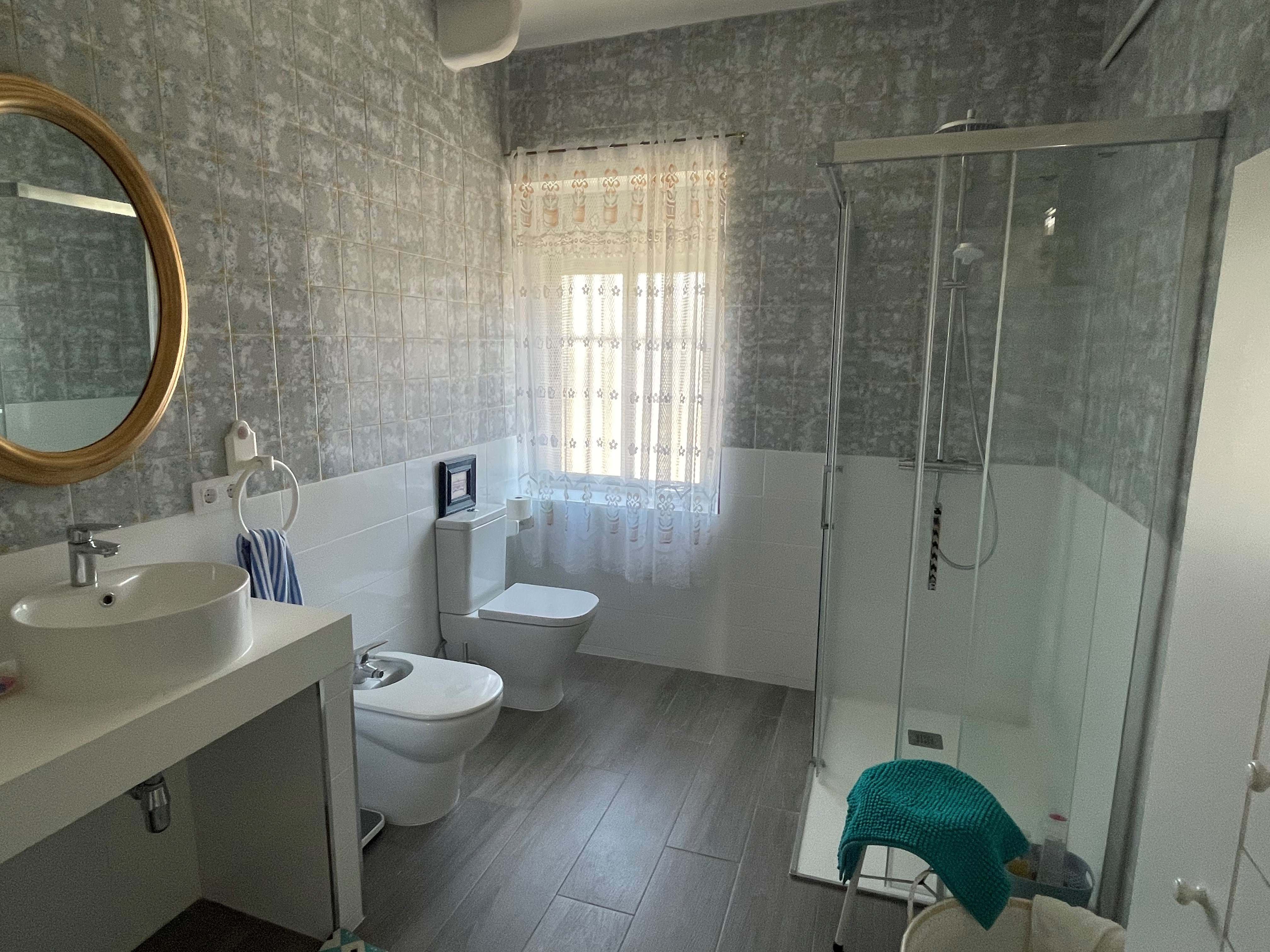 Bany de Casa o xalet en venda en Santas Martas amb Calefacció