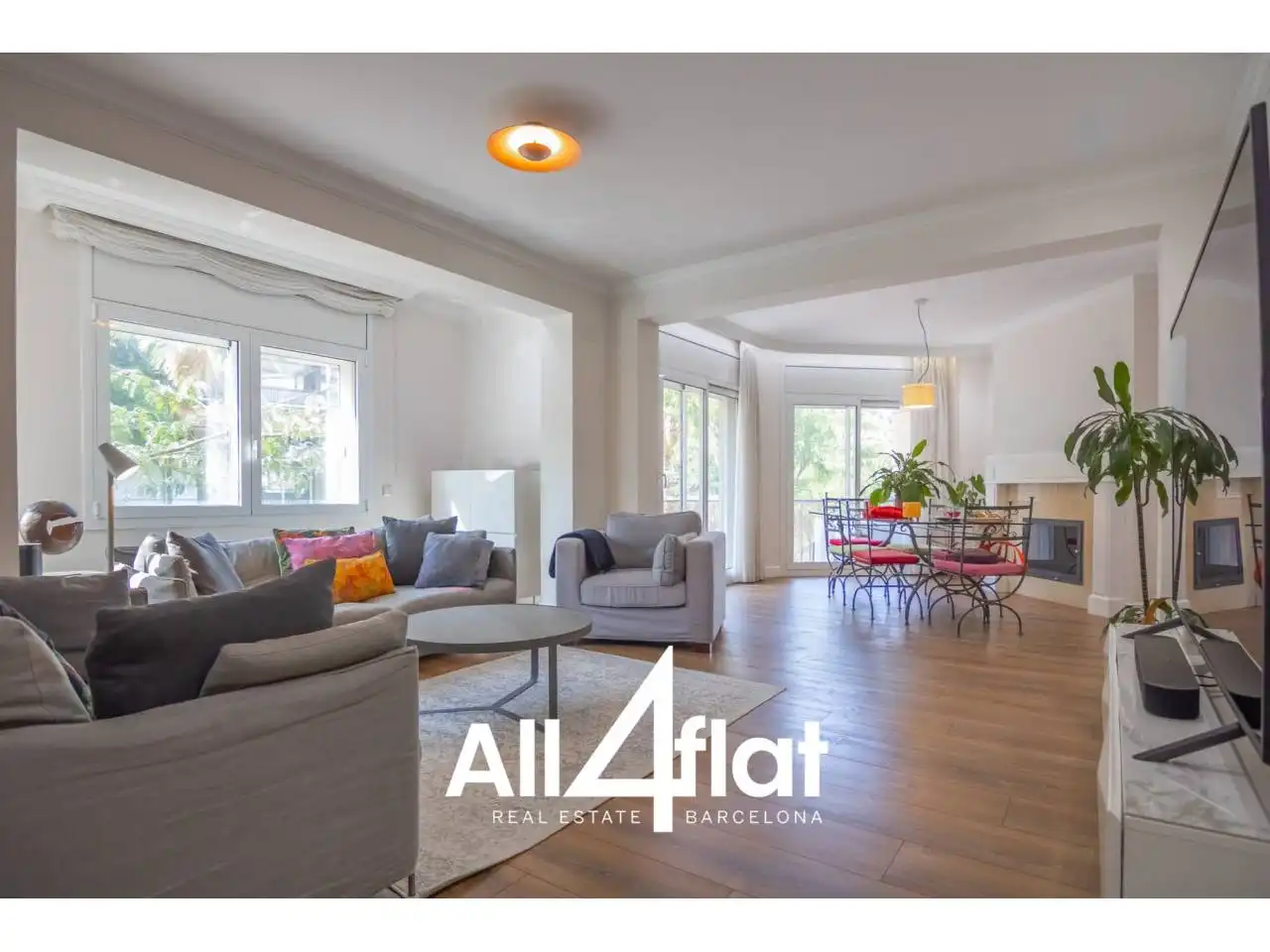 Living room of Flat for sale in Barcelona  with Air Conditioner, Heating and Parquet flooring