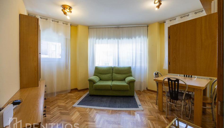 Foto 1 de Piso de alquiler en Hermanos del Cristo, Centro Urbano, Madrid