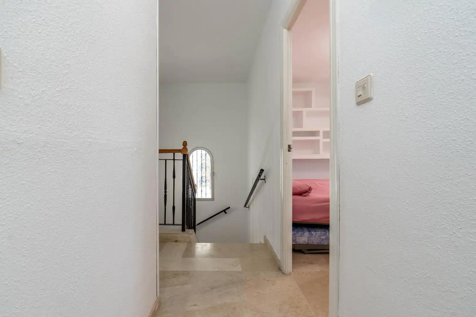 Haus oder Chalet zum Verkauf in Almuñécar mit Privatgarten, Terrasse und Balkon