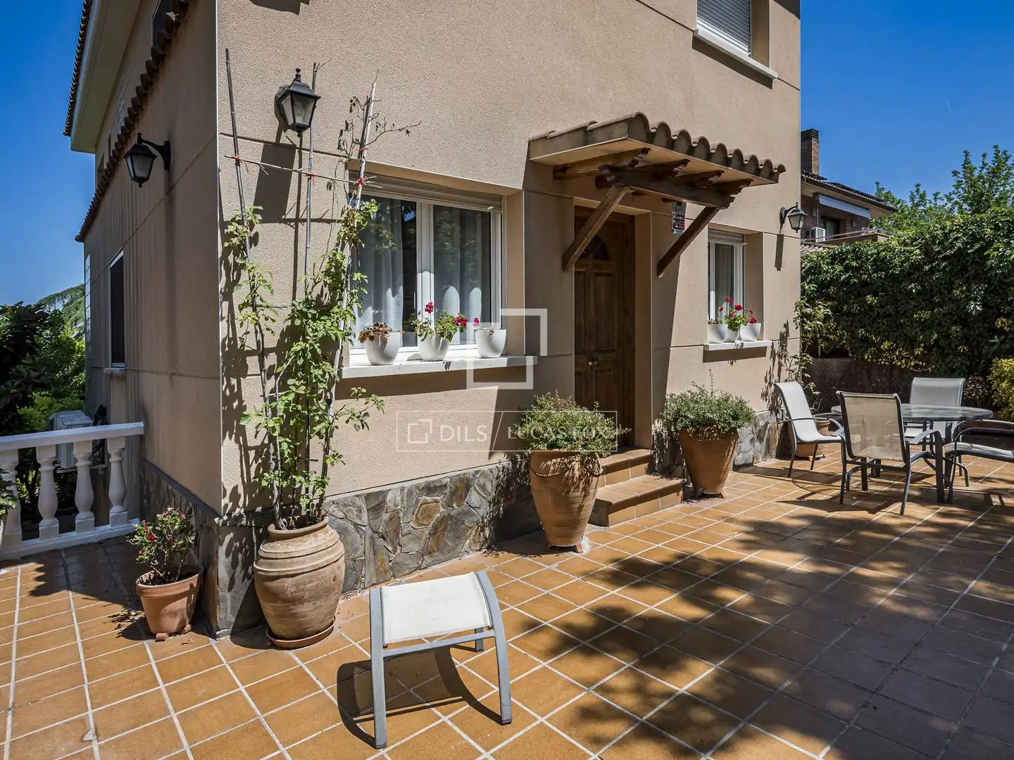 Vista exterior de Casa o xalet en venda en Sant Cugat del Vallès amb Aire condicionat, Calefacció i Jardí privat